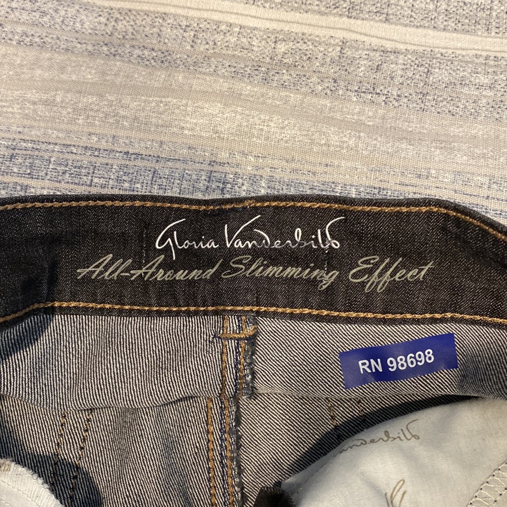 Gloria Vanderbilt black denim straight leg jean - Picture 4 of 5